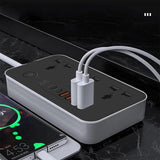 لوحة توزيع كهربائية مزودة بـ 4 منافذ USB، ومنفذين من النوع C، و3 منافذ كهربائية عالمية، بقدرة 3000 واط، وطول 5 أمتار.