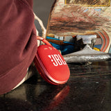 مشبك مكبر صوت بلوتوث محمول من JBL - أحمر